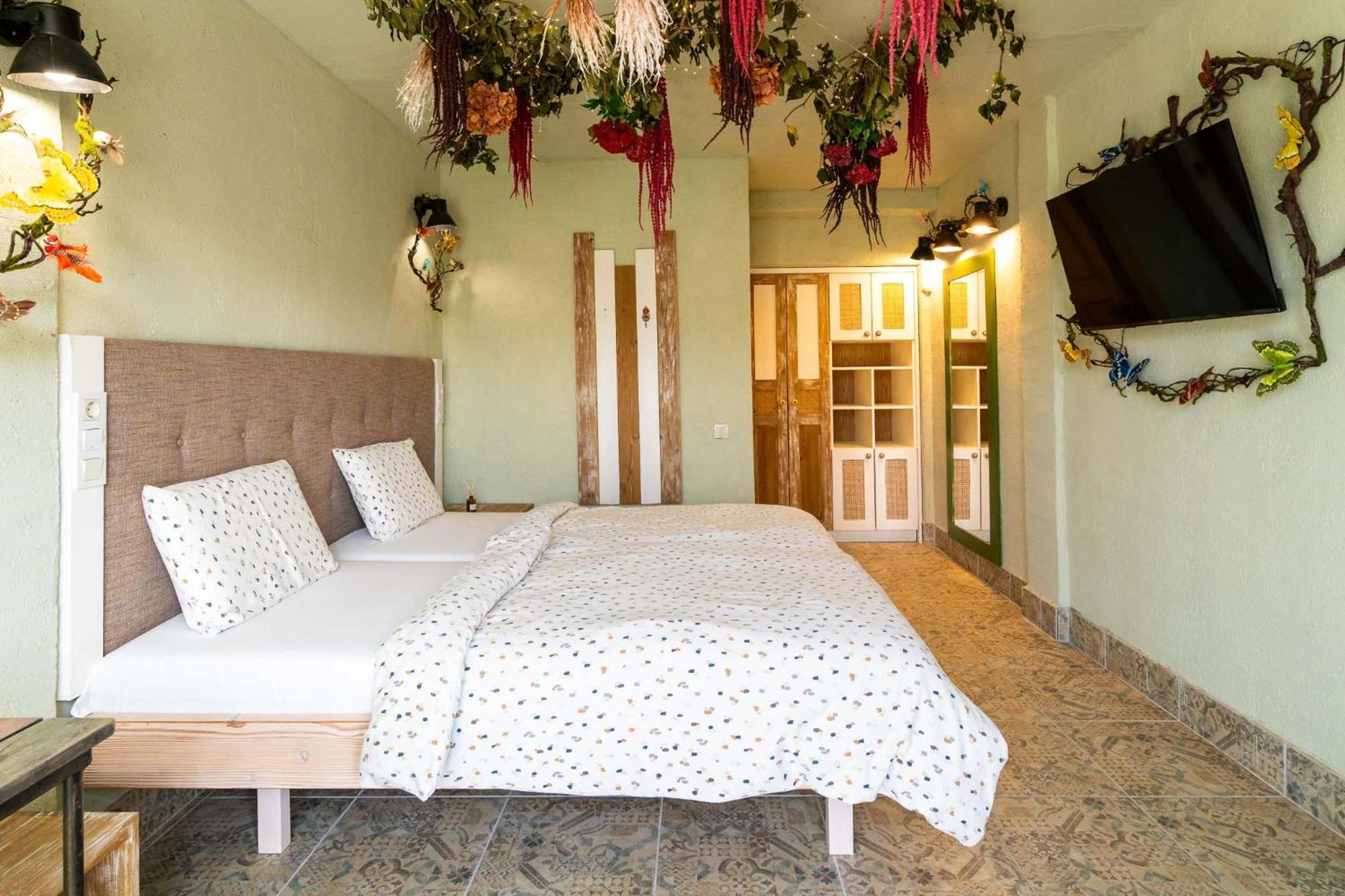 Hotel Casa Art Oreshak  Bagian luar foto