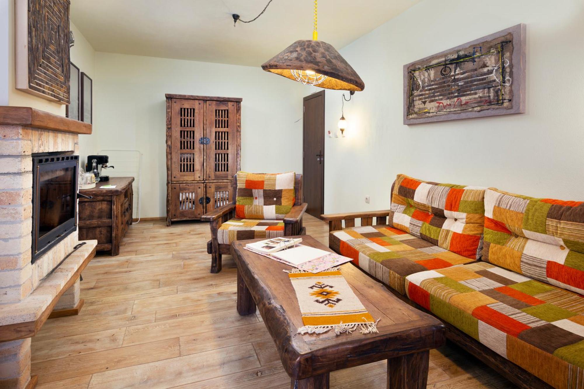 Hotel Casa Art Oreshak  Bagian luar foto